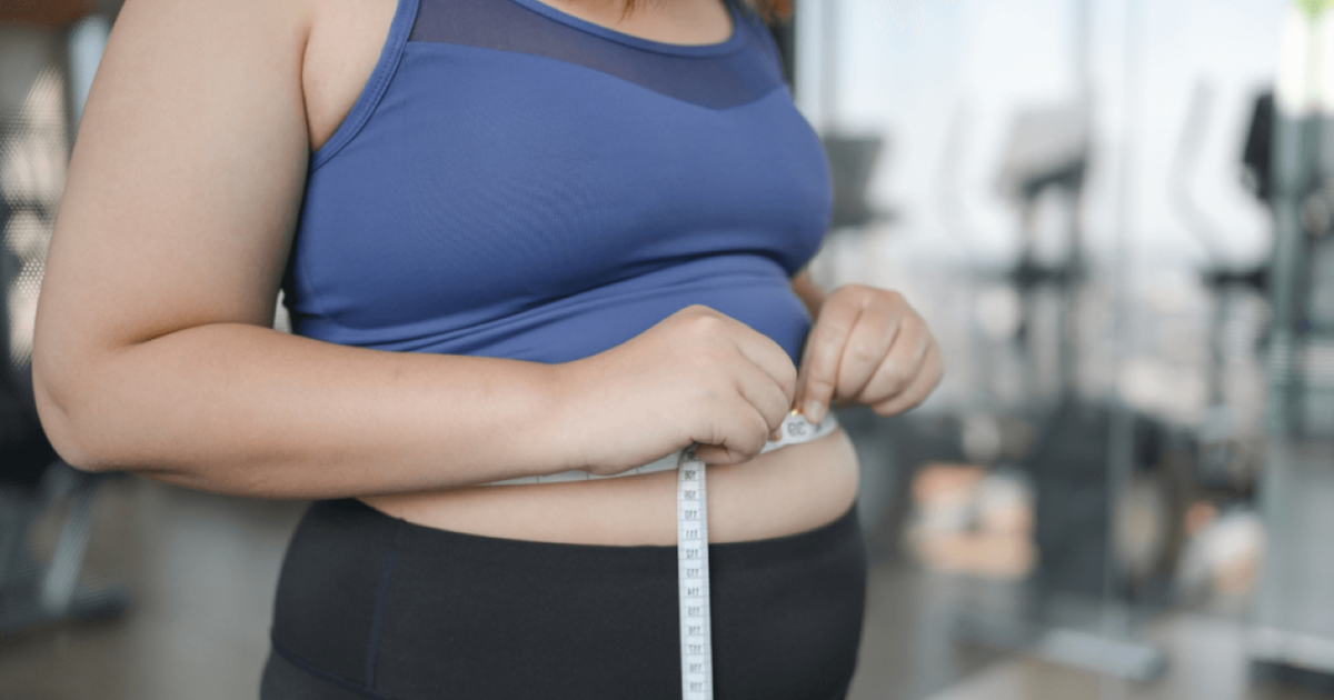 Gráfico mostrando a relação entre obesidade e câncer com destaque para 13 tipos de câncer associados.