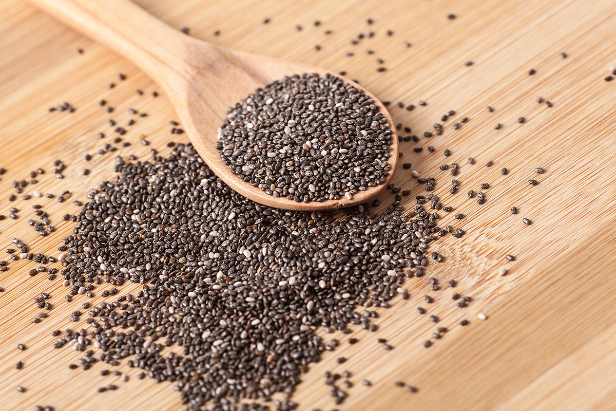 Receitas com chia para emagrecer com frutas e iogurte saudável