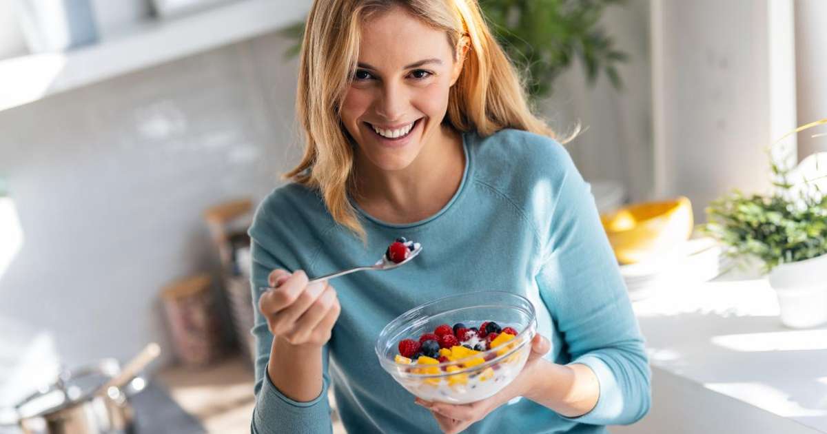 10 alimentos saudáveis que ajudam a reduzir o inchaço abdominal