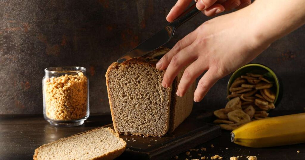 Alimentos saudáveis com baixo índice glicêmico como frutas, vegetais e grãos integrais.