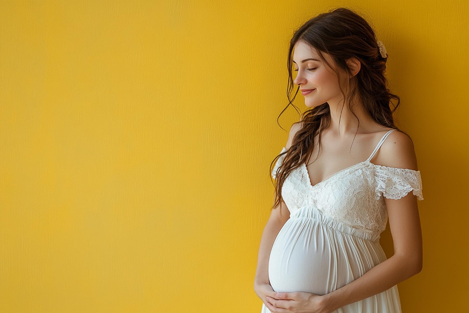 Vitamina de gestante com diversos nutrientes essenciais como ácido fólico, ferro e iodo